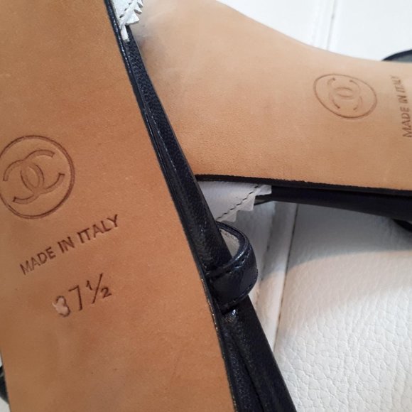 **SOLD** AUTHENTIC CHANEL HEELS - Picture 6 of 6